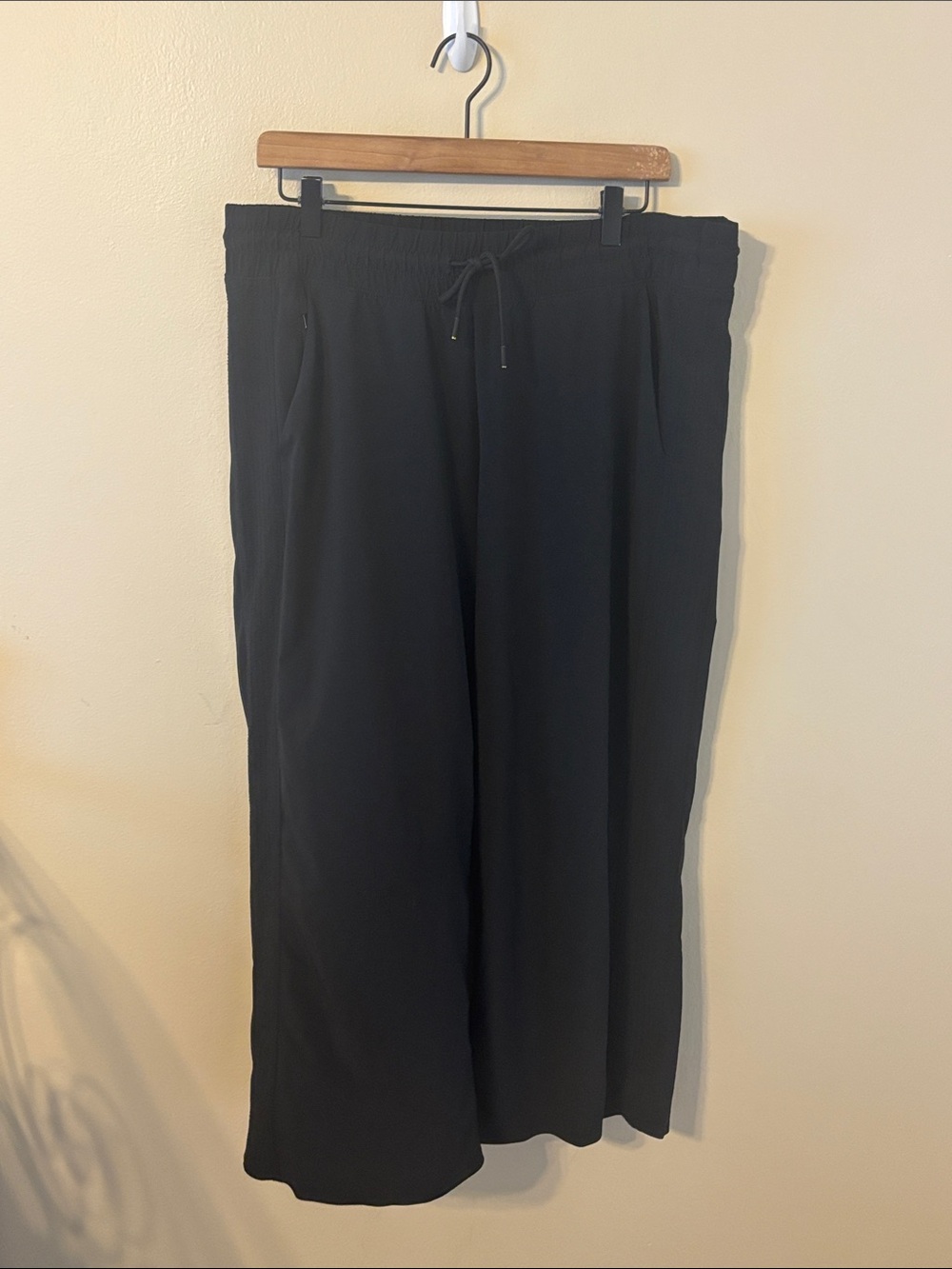 Athleta Avenue Wide Leg Crop Pant
